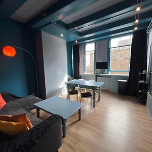 Couette-café Nes, Amsterdam